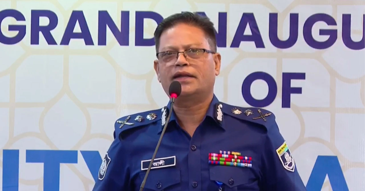 সরকার অনুমোদন দিলে প্রয়োজনে ক্রসফায়ার করতেও পিছপা হবে না পলিশ আইজিপি