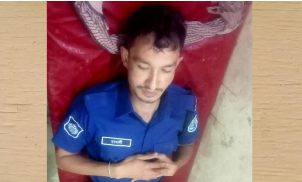 তেঁতুলিয়ায় পুলিশ সদস্যের মাথা ফাটিয়ে পালালো কুখ্যাত গরু চোর 