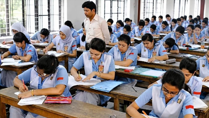কড়া নজরদারির মধ্যে চলছে এইচএসসি পরীক্ষা