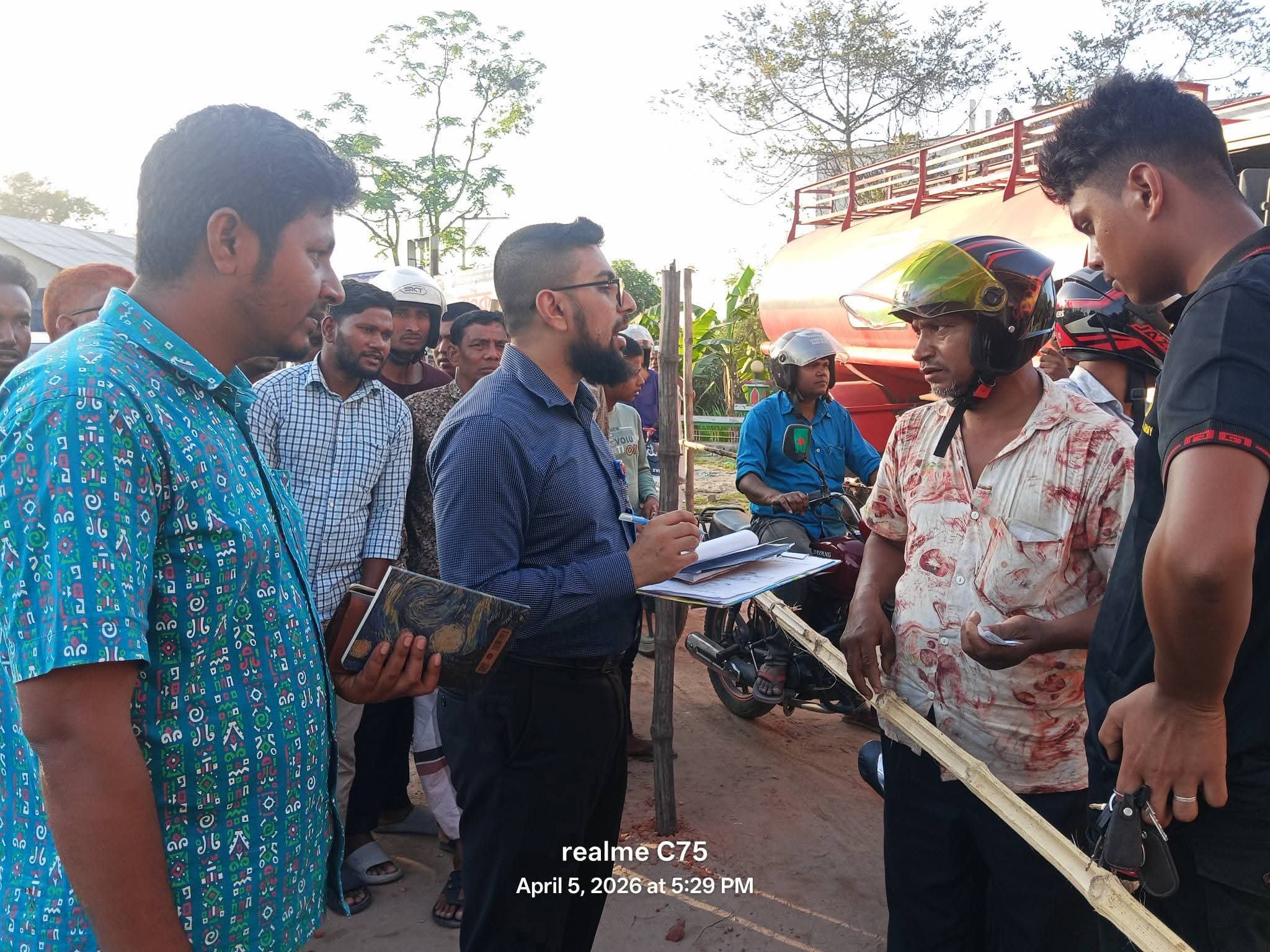 জ্বালানি পাম্পে তেল নিতে এসে ১৭ চালকের বিরুদ্ধে মামলা