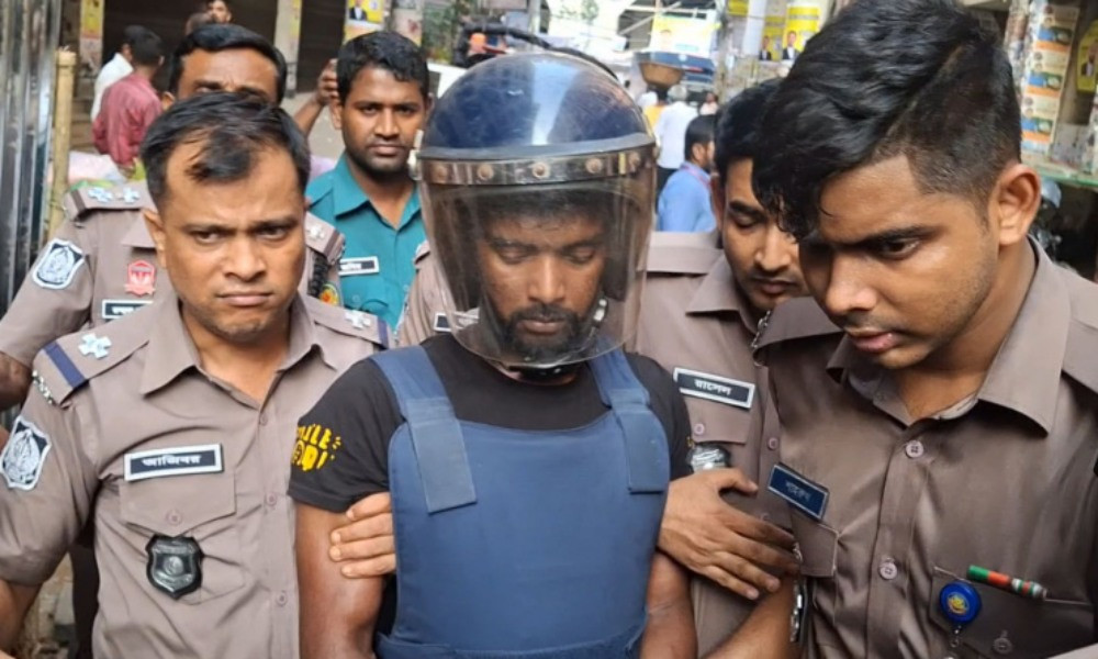 সোহেল বললেন, ‘আমার সঙ্গে ডলার ছিল, তাকে আপনারা ধরেন’