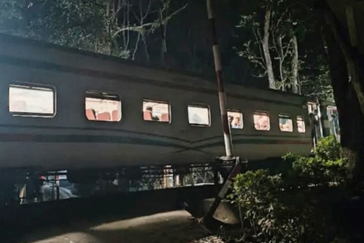 যান্ত্রিক ত্রুটির কারণে লাউয়াছড়া বনে এক ঘণ্টা আটকা ‍ছিল কালনী এক্সপ্রেক্স