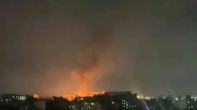 আশুলিয়ায় পোশাক কারখানায় আগুন, নিয়ন্ত্রণে ৪ ইউনিট