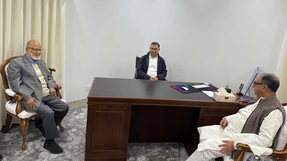 প্রচার শেষে বিভিন্ন নির্বাচনি এলাকার খোঁজ নিচ্ছেন তারেক রহমান