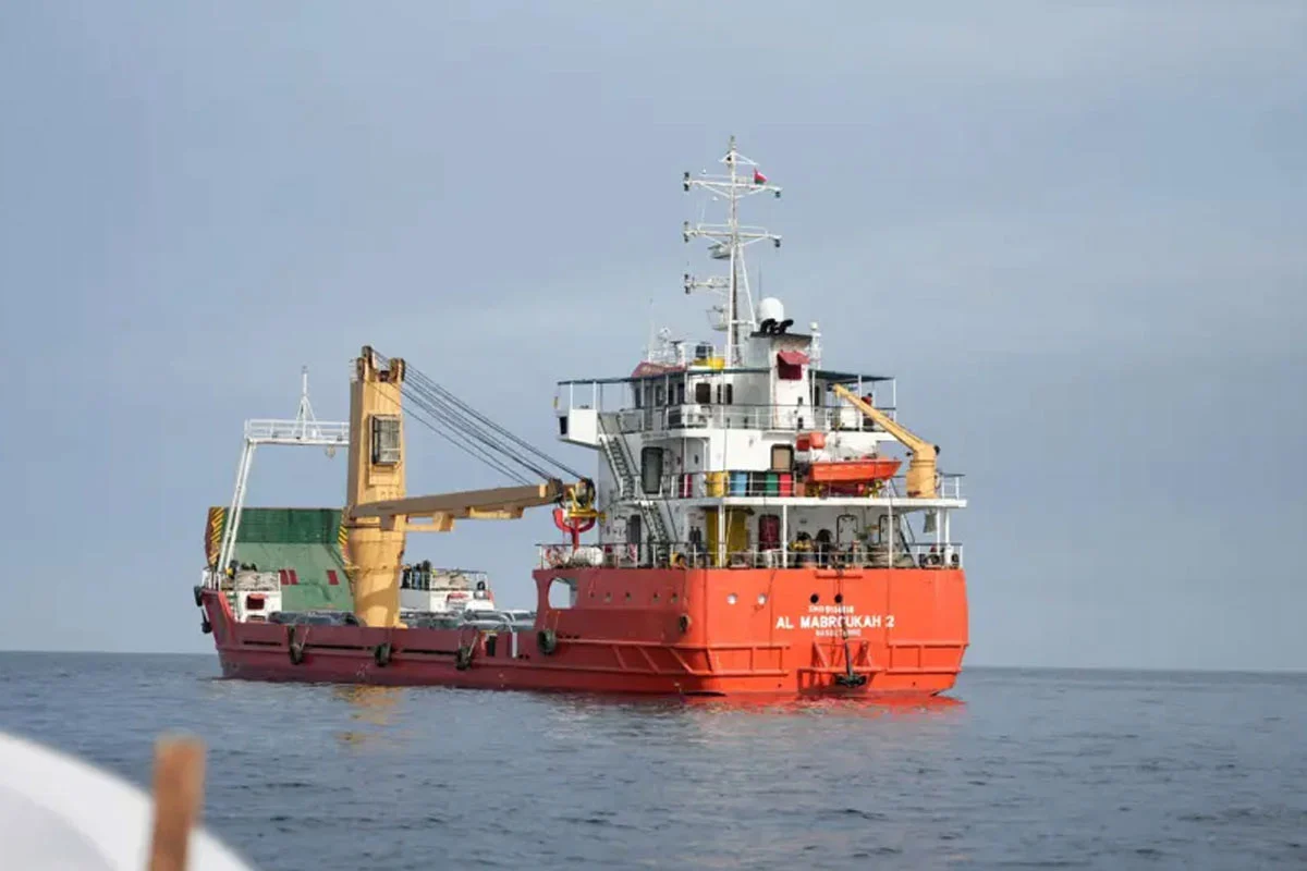 মার্কিন অবরোধের প্রতিবাদে আবারও হরমুজ প্রণালি বন্ধ করে দিল ইরান