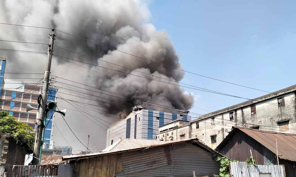 টঙ্গীতে ওষুধ কারখানায় আগুন, নিয়ন্ত্রণে ১১ ইউনিট