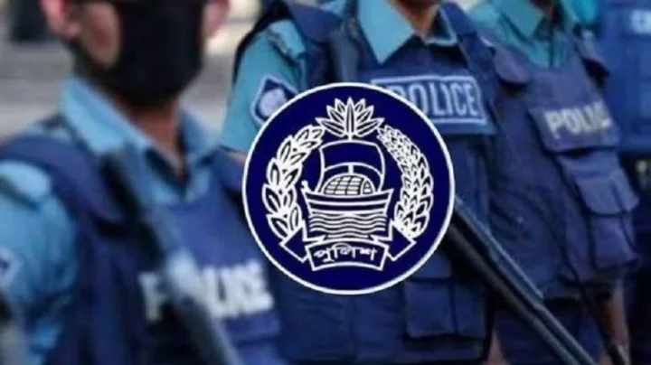 পুলিশের ঊর্ধ্বতন দুই কর্মকর্তাকে চাকরি থেকে বরখাস্ত