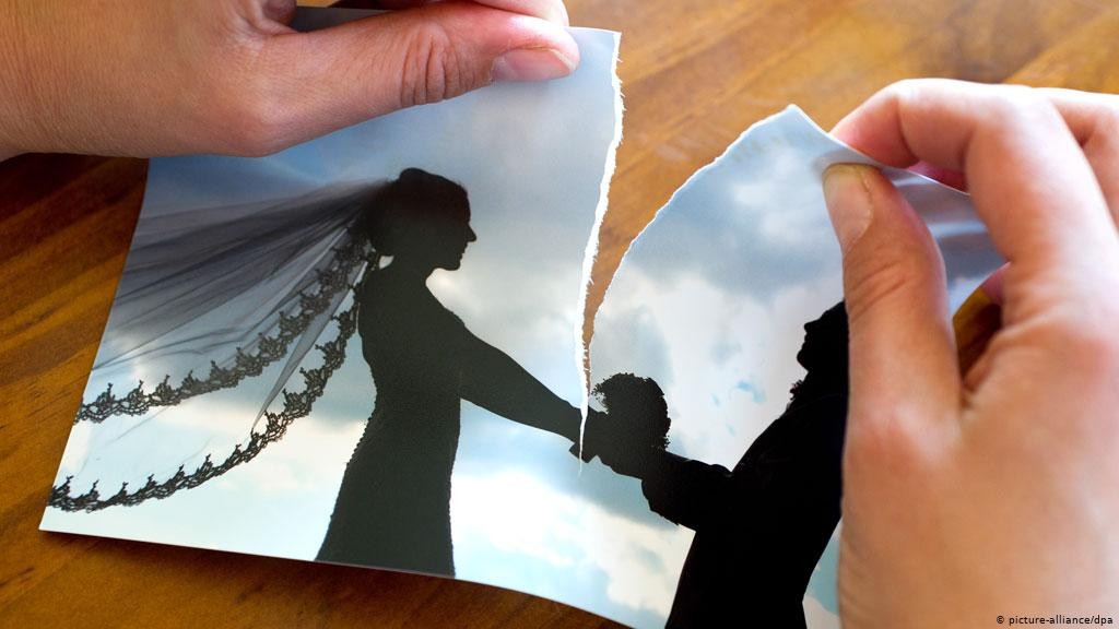 বিবাহবিচ্ছেদ ঠেকাতে পারে যে সাধারণ অভ্যাস