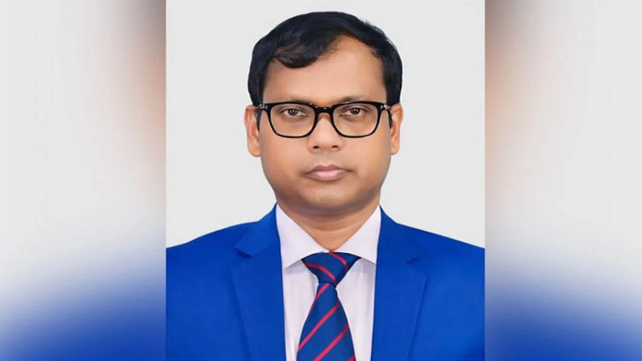 ডিসি সারোয়ারকে শোকজ