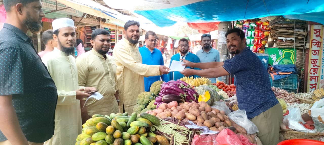 পবিত্র মাহে রমজানে আলফাডাঙ্গায় ক্যাবের লিফলেট বিতরণ